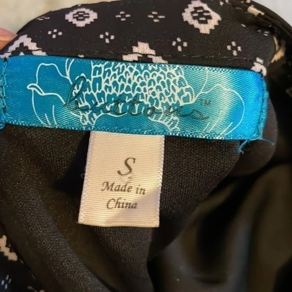 NWOT Buttons X Francesca’s Diamond Geo Paisley Shift Dress Size Small - Picture 8 of 11